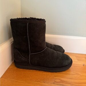 Ugg black suede classic short sheepskin boots sz 6